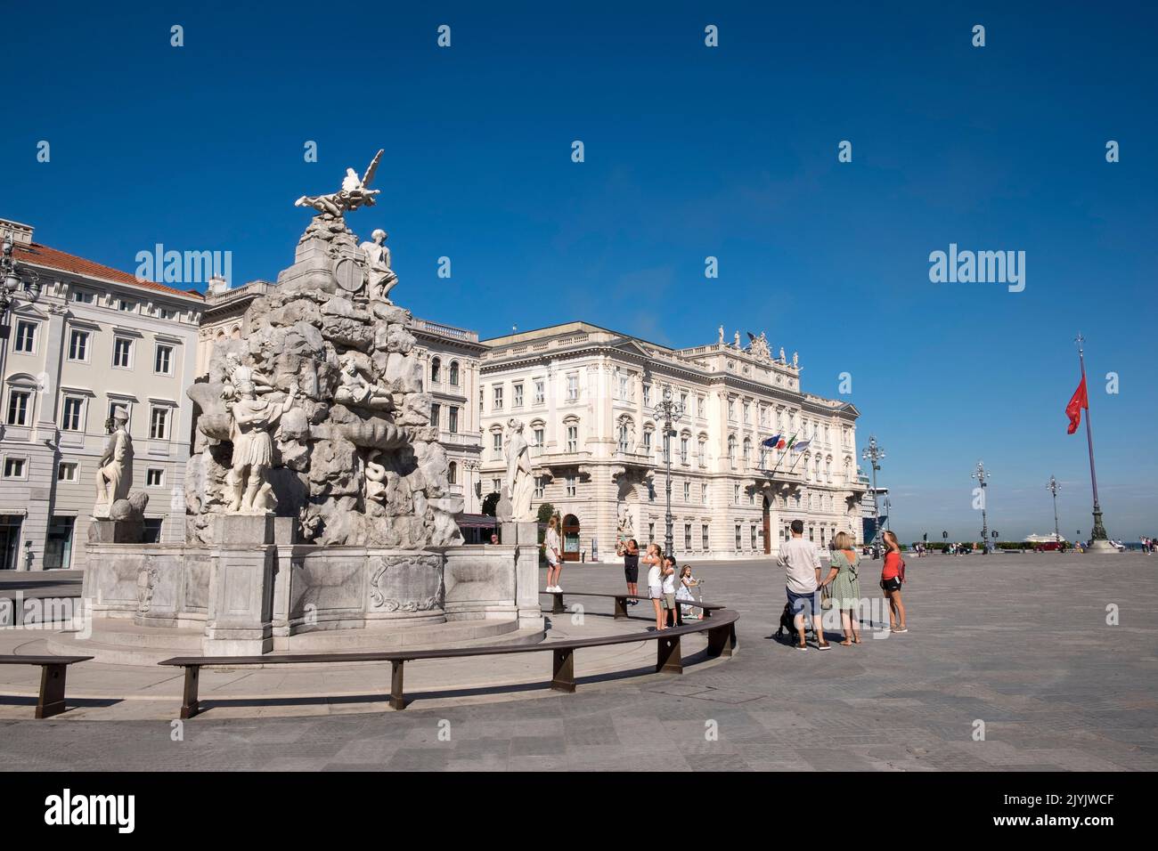 Italien, Friaul Julisch Venetien, Triest, Piazza Unità d'Italia, Platz Unità d'Italia, Brunnen von vier Kontinenten Stockfoto