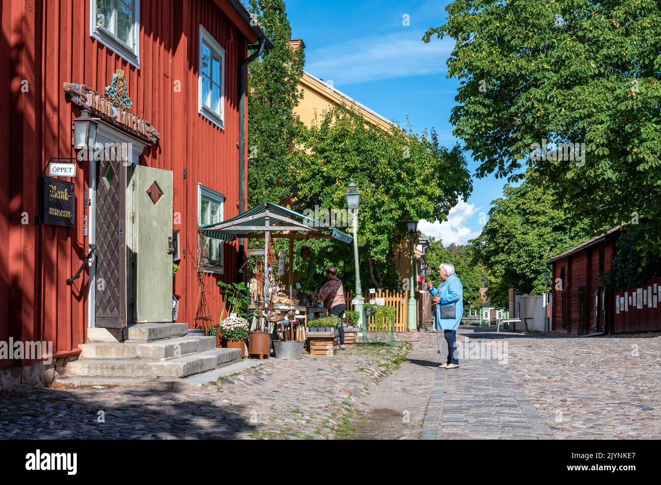 Freilichtmuseum Old Linköping im Frühherbst in Schweden. Hier wurden historische Gebäude verlegt, als das Zentrum von Linköping modernisiert wurde. Stockfoto