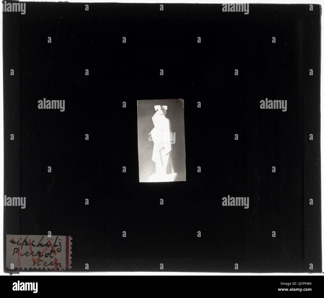 Jacques Lipchitz war ein litauisch-französischer Bildhauer, der für seinen modernistischen Ansatz der Bildhauerei bekannt war. Seine Werke, insbesondere im frühen 20. Jahrhundert, verbinden den Kubismus mit klassischen Formen. „Man“ stellt eine figurative Skulptur dar, die die menschliche Form durch geometrische Abstraktion vermittelt und Lipchitz’ innovativen Stil in der modernen Skulptur widerspiegelt. Stockfoto