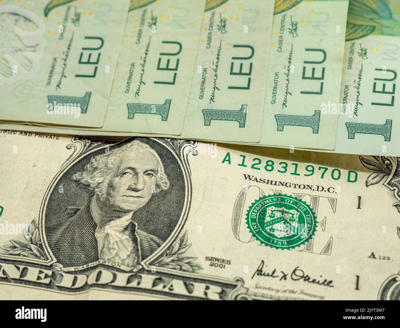 Bankoten des rumänischen Leu ron und Dollar-Tauschkonzepts Stockfoto