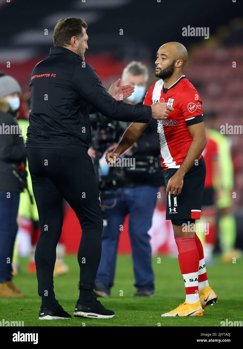 Datei-Foto vom 06-11-2020 von Southampton-Manager Ralph Hasenhuttl (links), der zuversichtlich ist, dass Nathan Redmond einen Neuanfang machen wird, wenn der Flügelspieler für das türkische Outfit Besiktas aufbricht. Ausgabedatum: Donnerstag, 8. September 2022. Stockfoto