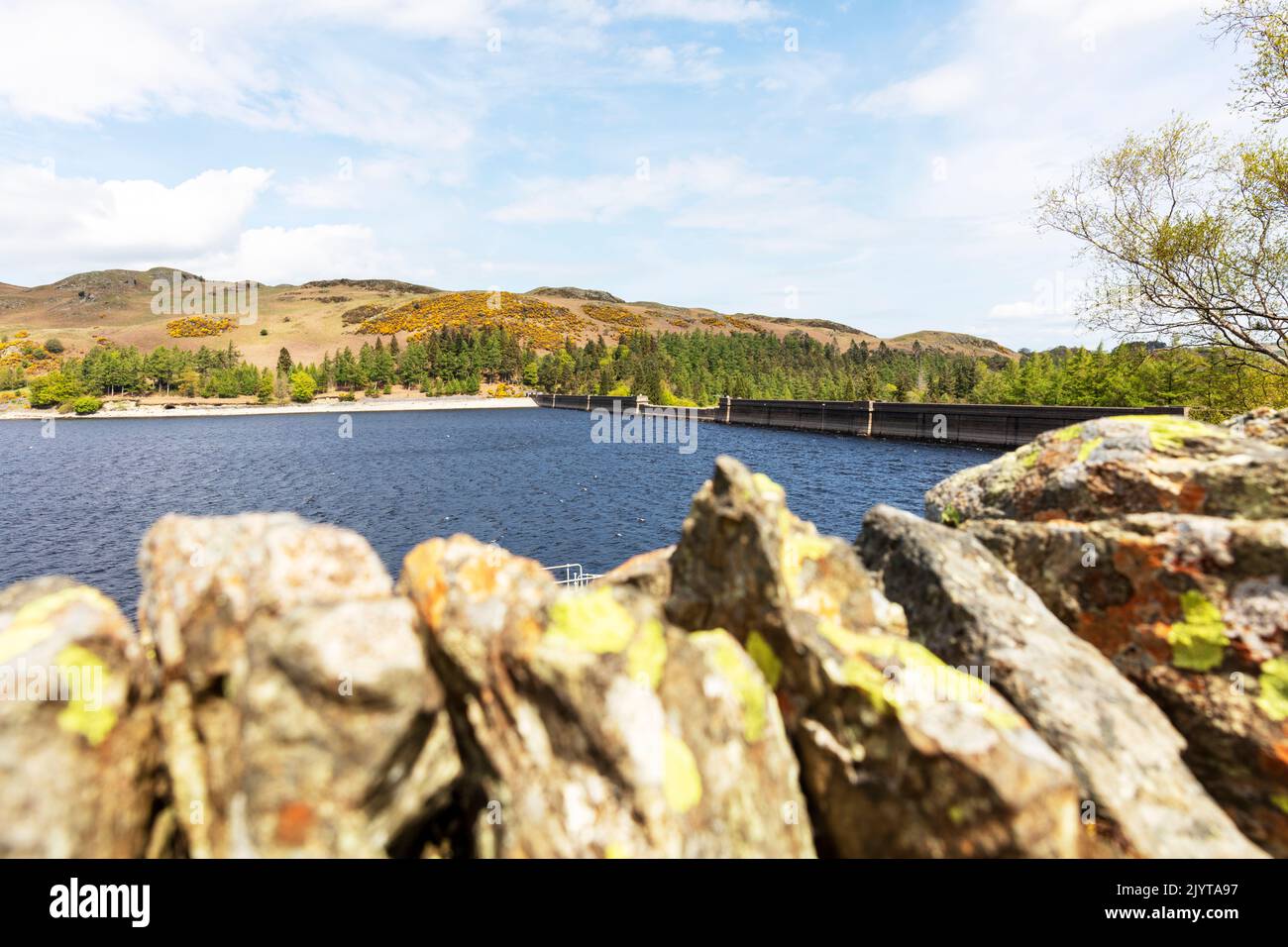 Haweswater Dam, Cumbria, Großbritannien, Haweswater Reservoir, Haweswater Cumbria, Haweswater UK, Wasserversorgung, Trockenheit, Haweswater Dam Cumbria, Damm, Dämme, Wasser Stockfoto