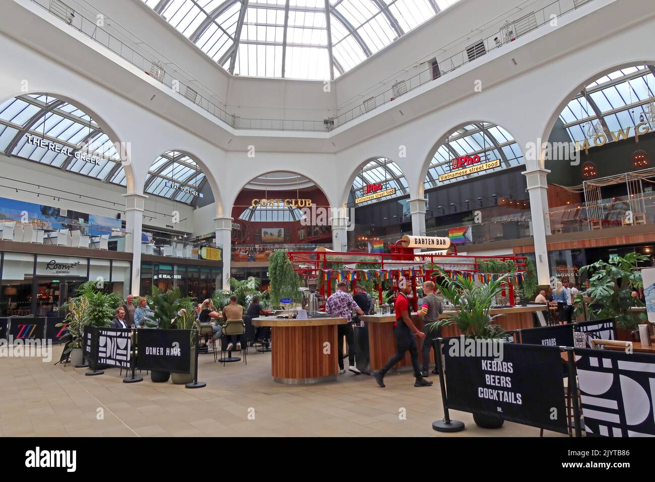 Manchester Corn Exchange Restaurants und Interieur, Glasatrium, Hängegraben, Exchange Square, Manchester, ENGLAND, GROSSBRITANNIEN, M4 3TR Stockfoto