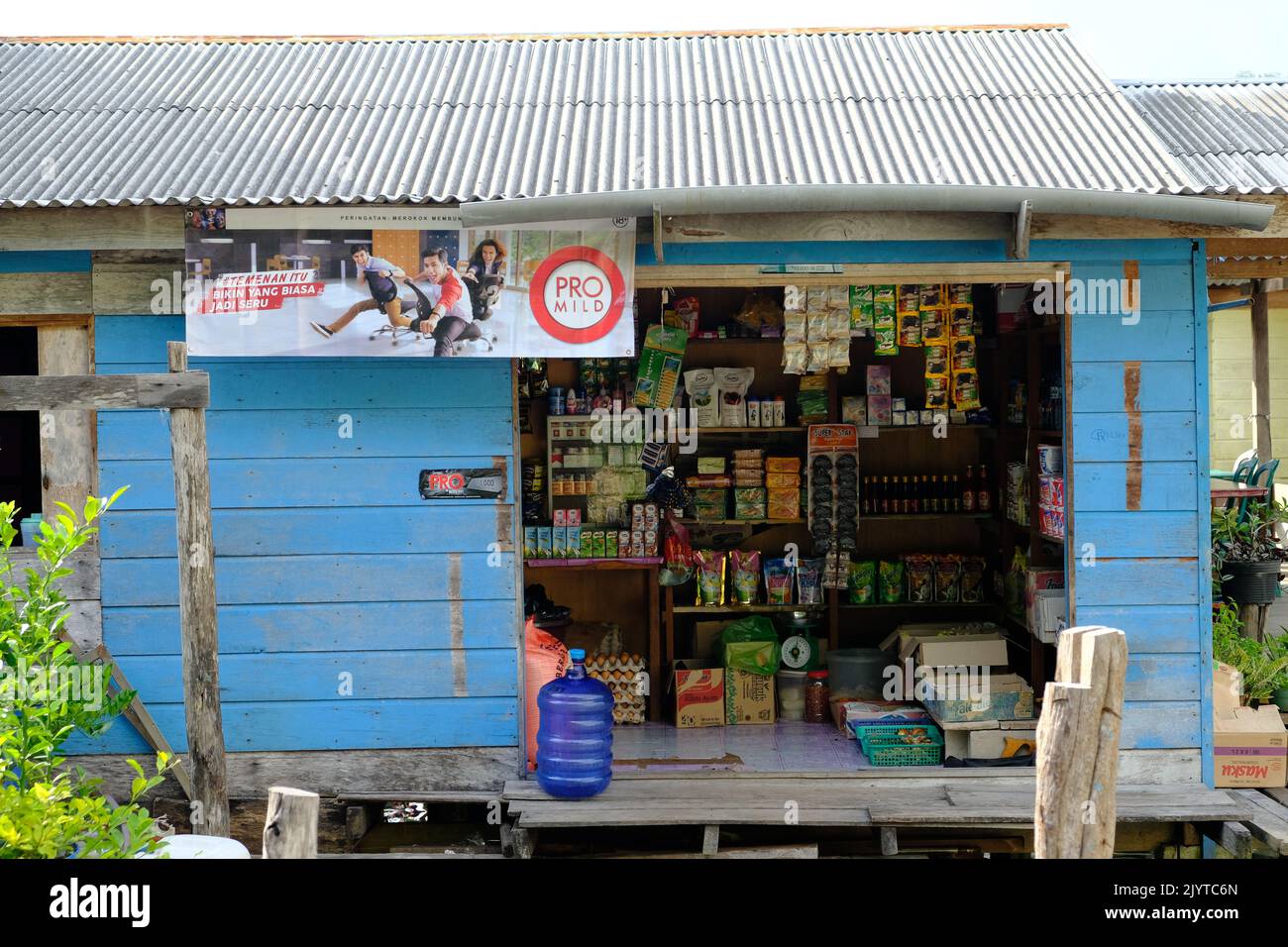 Indonesia Anambas Islands - Einkaufen in Terempa Fischerdorf Siantan Island Stockfoto