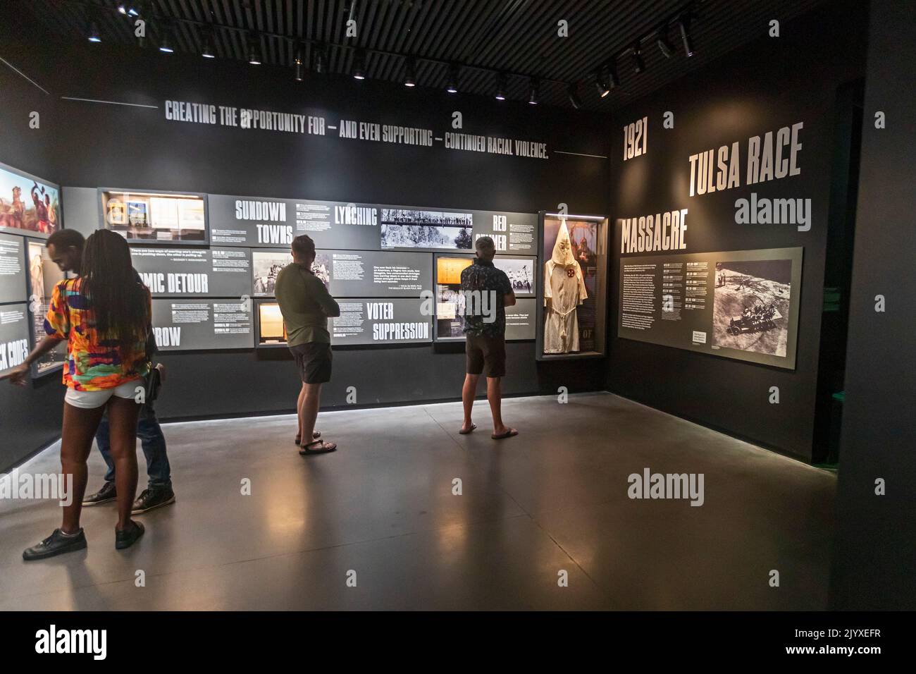 Tulsa, Oklahoma - das Greenwood Rising Museum erzählt die Geschichte von Tulsas 'Black Wall Street', sowohl vor als auch nach dem Rennmassaker von 1921. Stockfoto