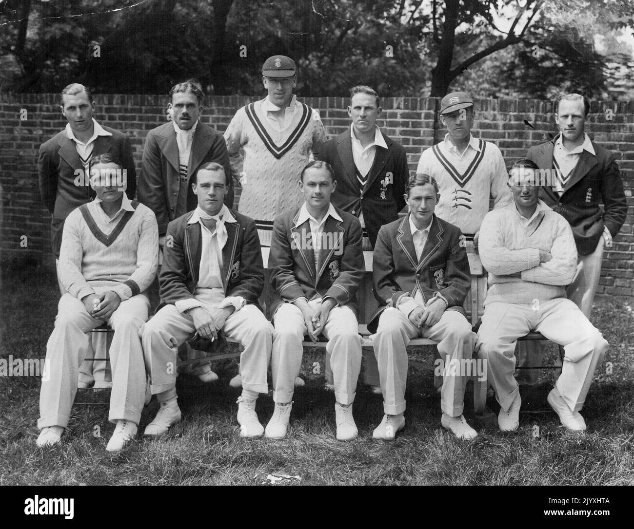 Testlauf am Lords Cricket Ground, London. Der Norden V. der Süden. Das Südteam - Back Row. Stehend. (Von links nach rechts): H. Gimblet, J.W.A. Stephenson, A. Gover, L.D. Fishlock, W. Price, R.W.V. Robins. Vordere Reihe. Sitzen. (Von links nach rechts): C.S. Barnett, E.R.T. Holmes, G.O. Allen, M.J. Turnbull und J. Langridge. 15. Juni 1936. Stockfoto