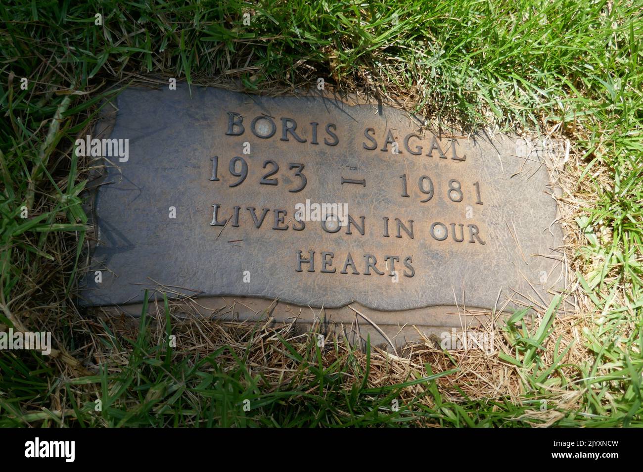 Los Angeles, Kalifornien, USA 6.. September 2022 das Grab des Fernsehdirektors Boris Sagal in der Abteilung Sheltering Hills im Forest Lawn Memorial Park Hollywood Hills am 6. September 2022 in Los Angeles, Kalifornien, USA. Foto von Barry King/Alamy Stockfoto Stockfoto