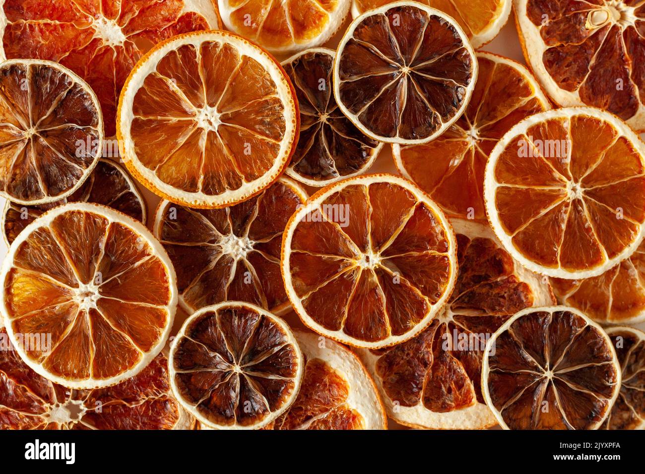 Orange Früchte saisonal Herbst und Weihnachten Hintergrund, Draufsicht Stockfoto