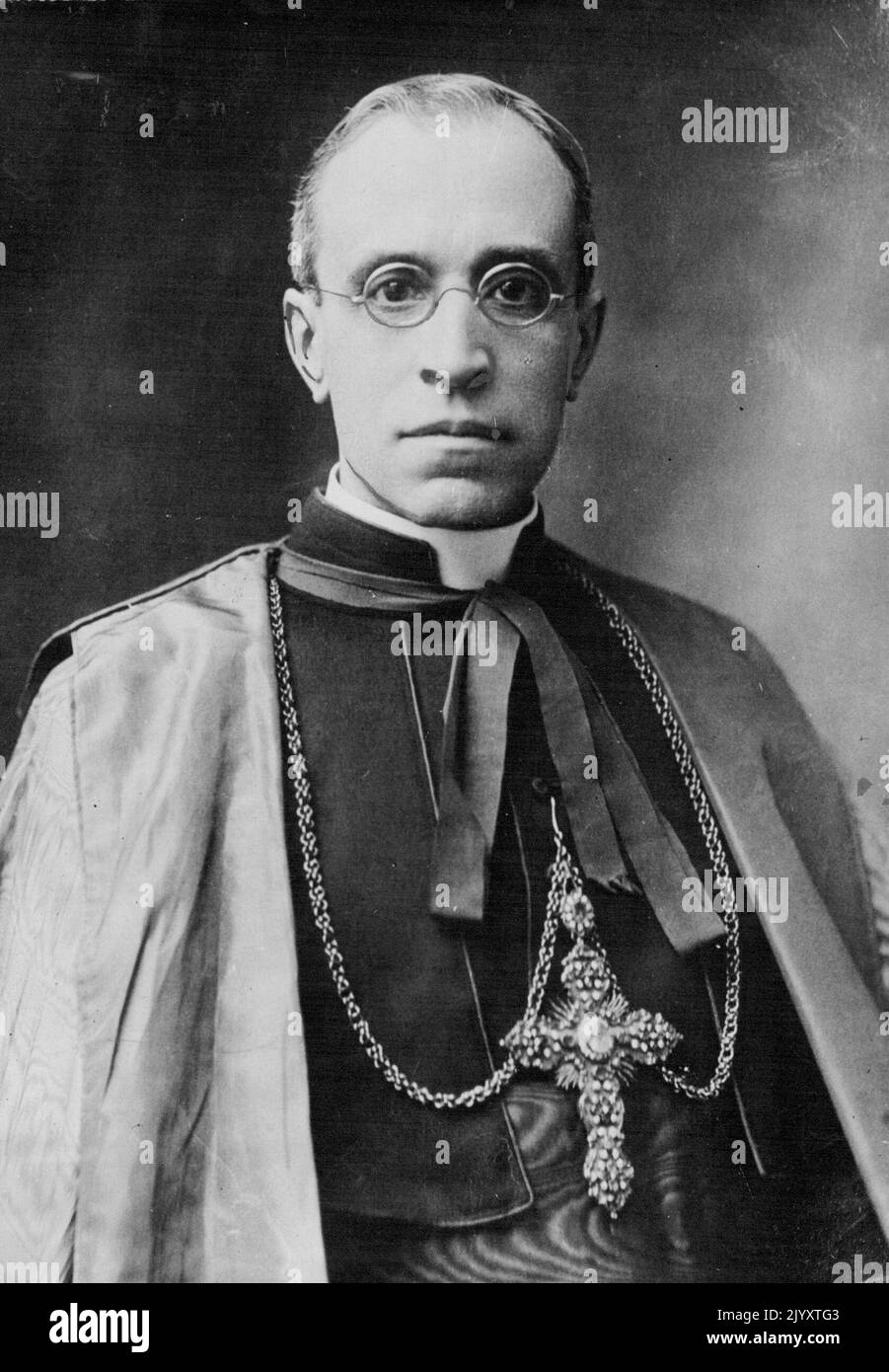 Kardinal Pacelli zum Papst gewählt Foto zeigt:- Kardinal Pacelli. März 2. 1939 PN.R. Kardinal Eugenio Pacelli, päpstlicher Staatssekretär während des Pontifikats von Pius XI., wurde beim Konklave im Vatikan zum Papst gewählt. Er hat den Namen Pius XII. Gewählt 20.Mai 1932. (Foto nach Bestand) Stockfoto