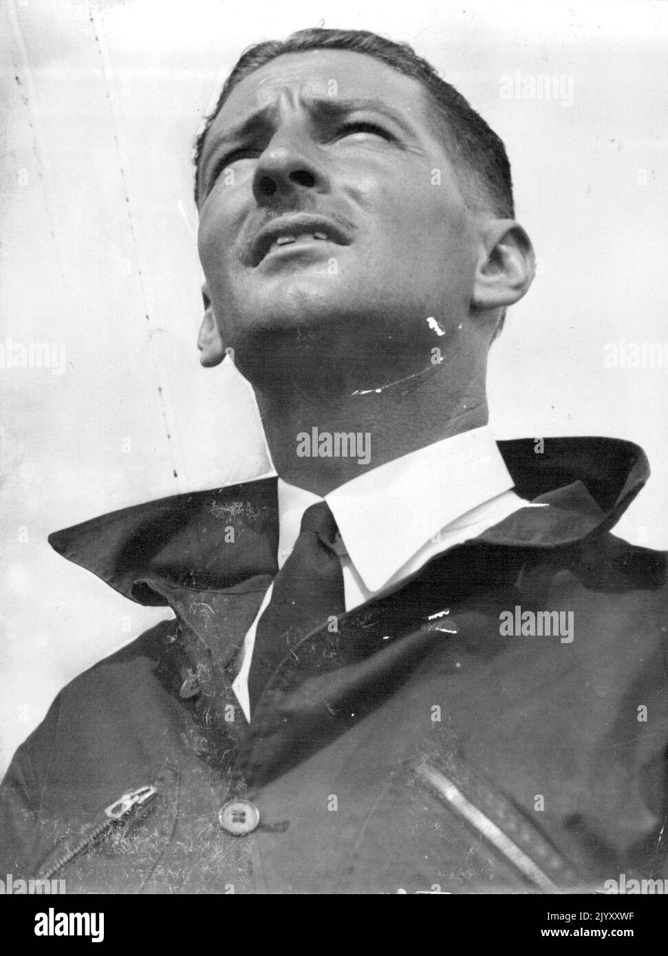 Pilot Warren Penny, der Jean Burns den Fallschirmspringer in ascot flog. 27. Februar 1938. Stockfoto