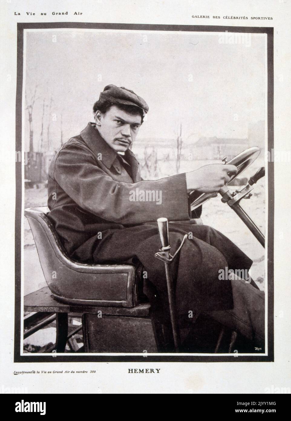 Victor Hemery, (der Surly) oder (l'homme hargneux). Hemery (1876 - 1950) war ein wettbewerbsfähiger französischer Automobilfahrer. Stockfoto