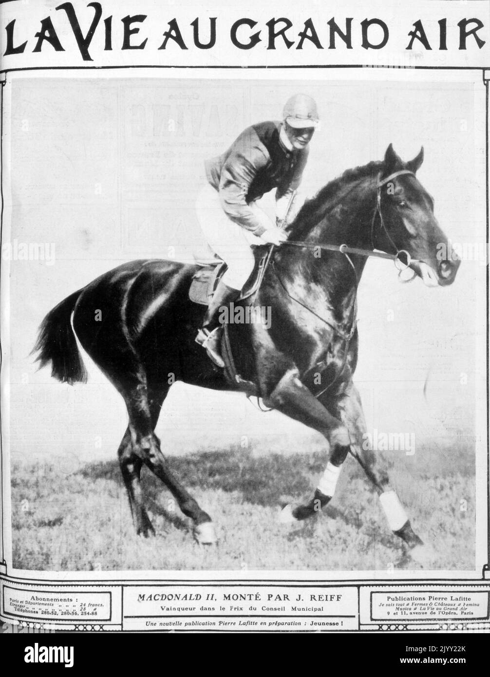 Johnny William Reiff, (1885-1974), amerikanischer Jockey, der Macdonald II zum Sieg beim Prix du Conseil 1905 reif. Reiff und sein Bruder wurden Ende 1901 in einen Pferddopingskandal verwickelt, der zum Widerruf ihrer Lizenzen führte. Der Prix du Conseil de Paris war ein flaches Pferderennen auf der Rennbahn Longchamp. Stockfoto