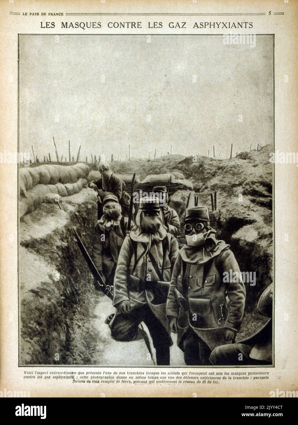 Französische Soldaten tragen Gasmasken, um sich während des Ersten Weltkriegs vor Gasangriffen zu schützen. 1915 Stockfoto