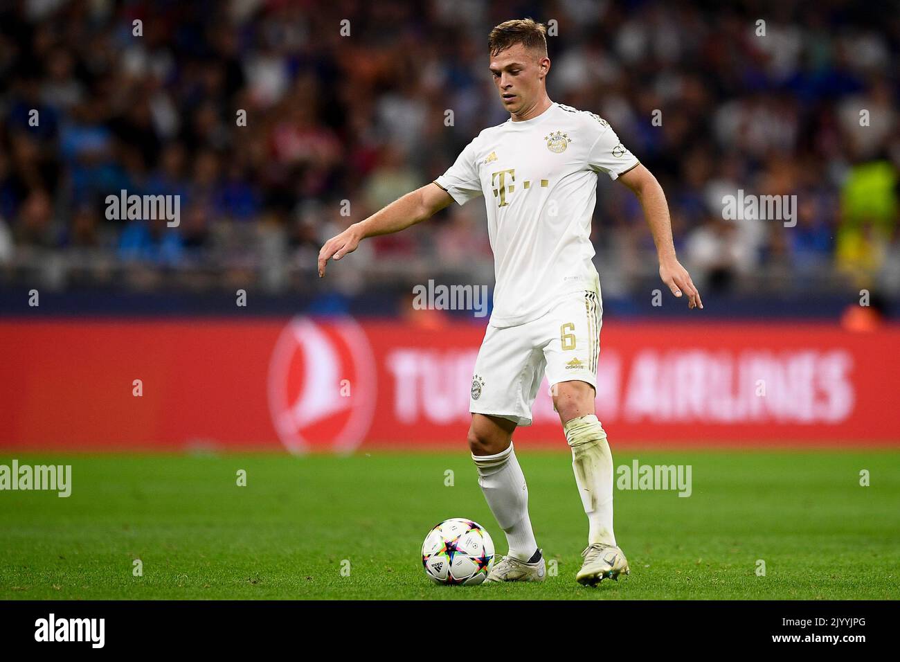 Mailand, Italien. 07. September 2022. Joshua Kimmich vom FC Bayern München in Aktion während des UEFA Champions League Fußballspiels zwischen dem FC Internazionale und dem FC Bayern München. Kredit: Nicolò Campo/Alamy Live Nachrichten Stockfoto