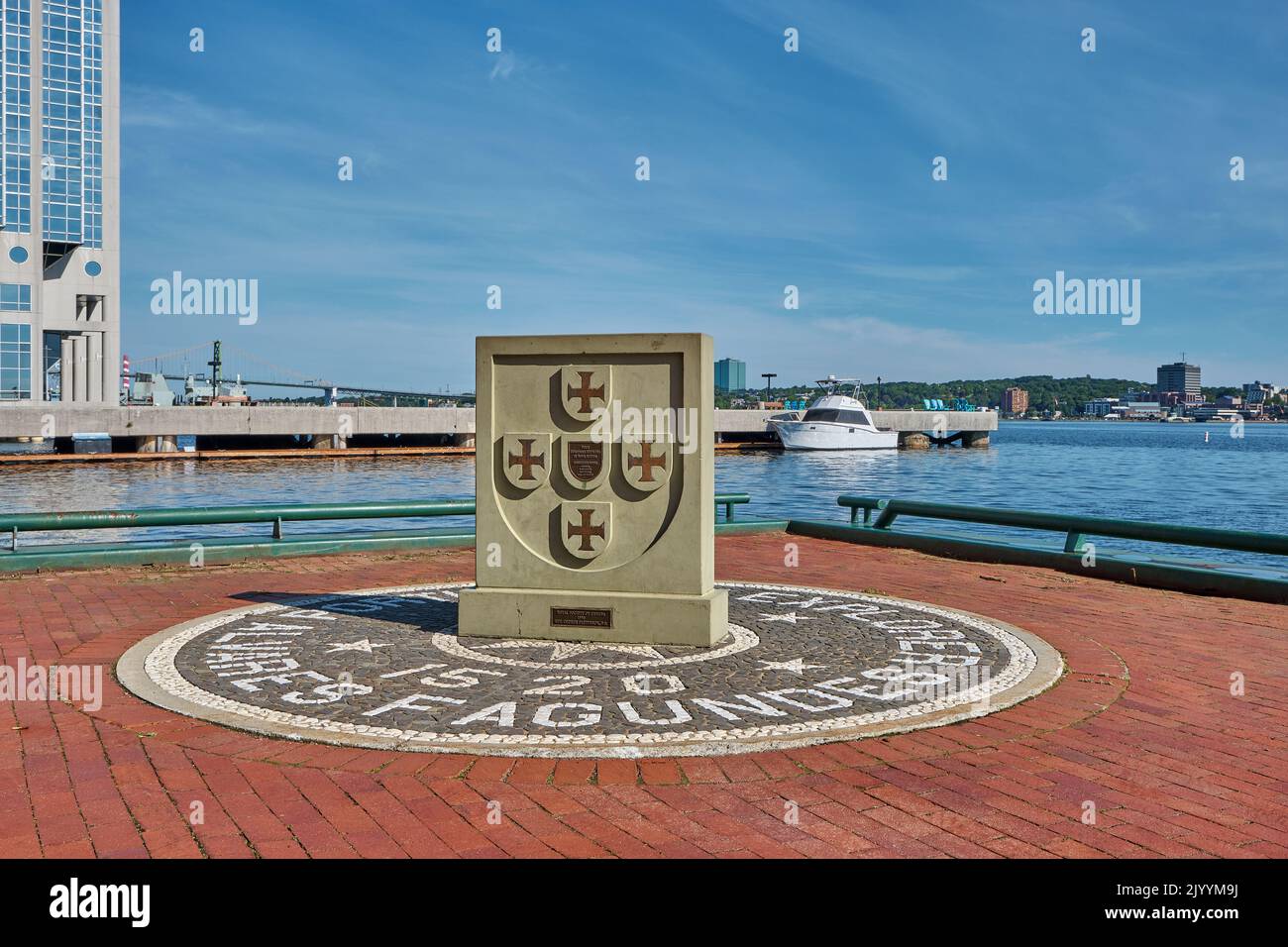 Denkmal entlang des harbourwalks in Halifax Nova Scotia zu Ehren des portugiesischen Entdeckers Joao Alvares Fagundes und der ersten europäischen Siedler in Nova Stockfoto