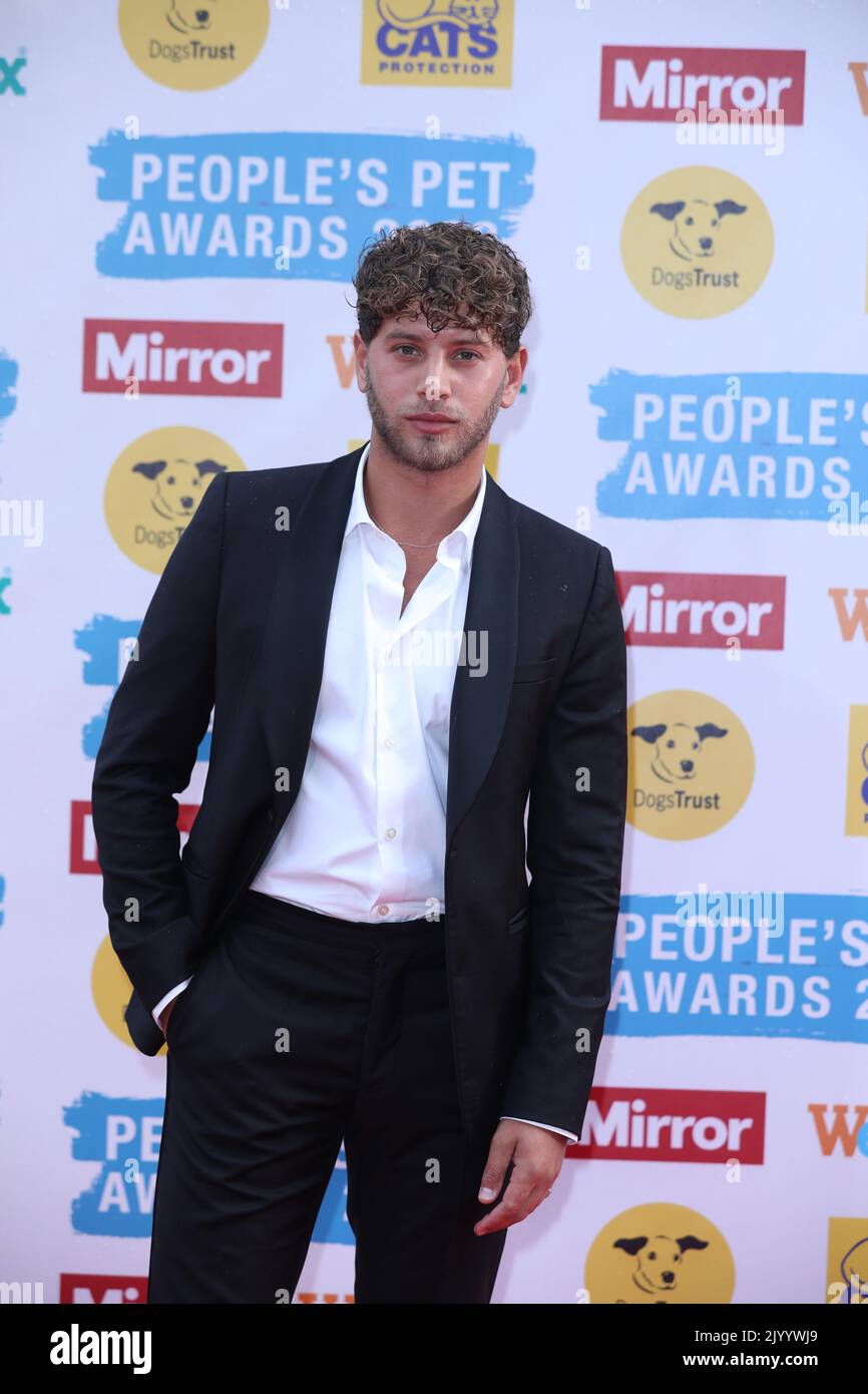 London, Großbritannien. 8. September 2022. Eyal Booker nimmt an einem Fotocall für die Mirror People's Pet Awards im Grosvenor House Hotel, London, Teil. Bilddatum: Donnerstag, 8. September 2022. Quelle: Isabel Infantes/Empics/Alamy Live News Stockfoto