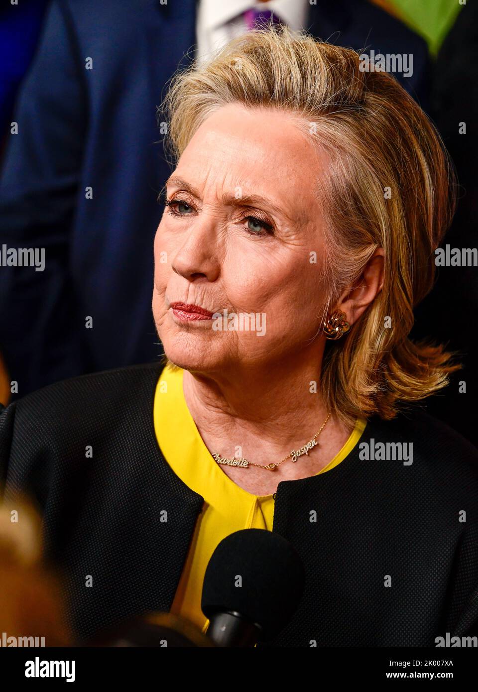 8. September 2022, New York City Hillary Clinton kommt zur APPLE TV Docu-Serie Premiere von GUTSY, die am Donnerstag, den 8. September 2022 im Times Center Theatre in New York City stattfand. Foto von Jennifer Graylock-Alamy Stockfoto