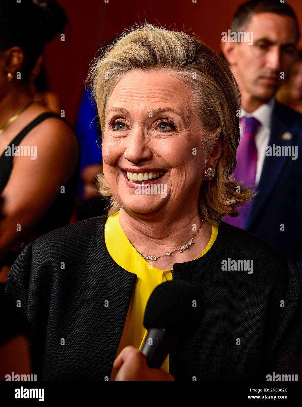 8. September 2022, New York City Hillary Clinton kommt zur APPLE TV Docu-Serie Premiere von GUTSY, die am Donnerstag, den 8. September 2022 im Times Center Theatre in New York City stattfand. Foto von Jennifer Graylock-Alamy Stockfoto