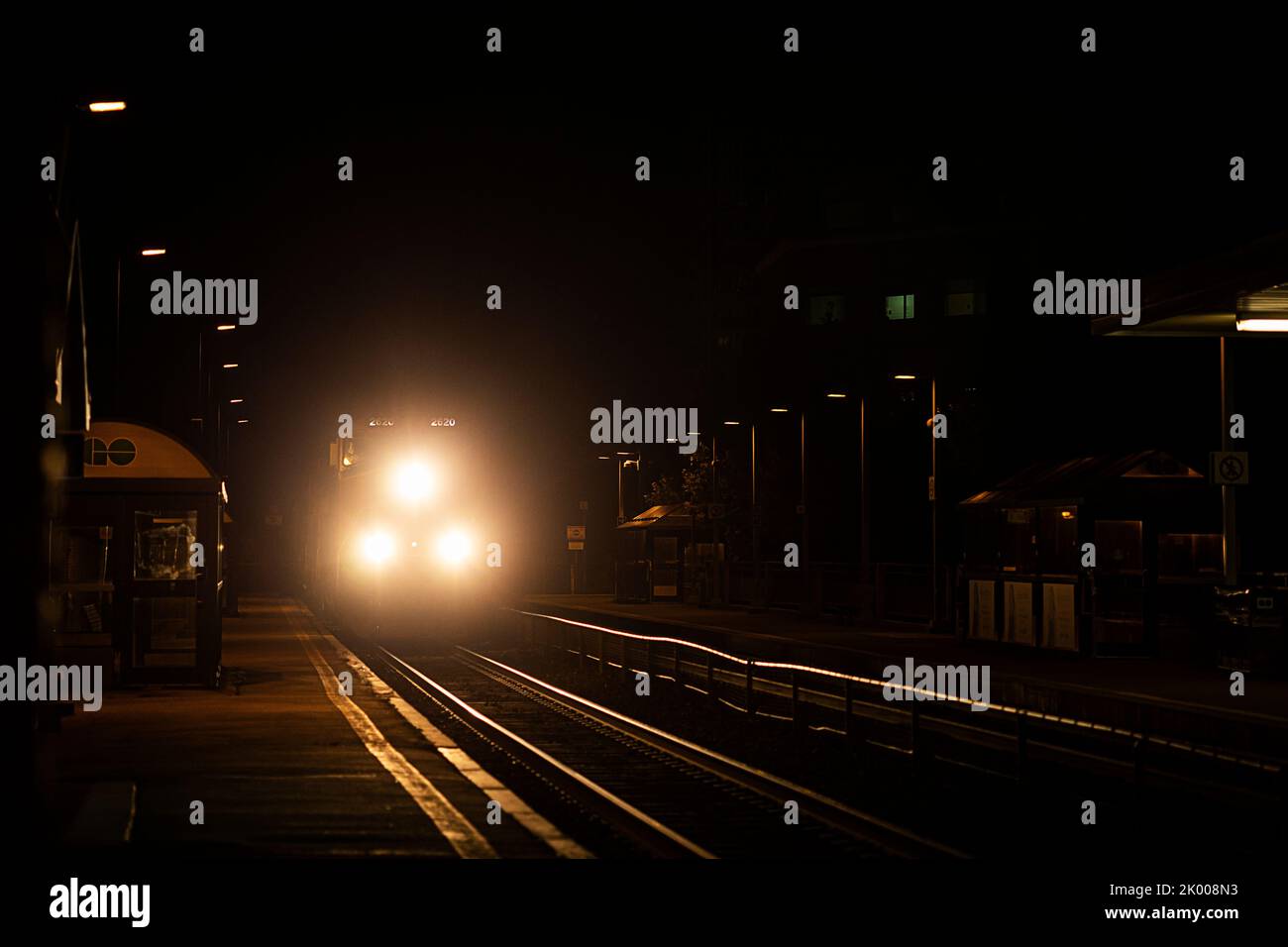 Ich kam an einem späten Abend in die Station Stockfoto