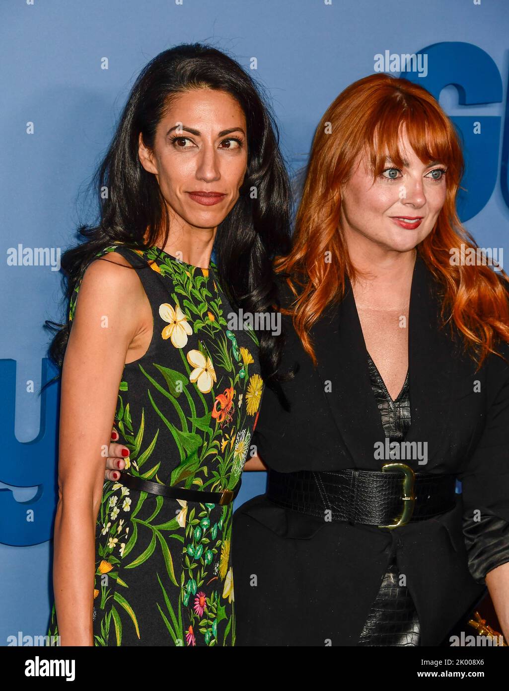 8. September 2022, New York City L-R: Huma Abedin, Samantha Berry kommt zu APPLE TV Docu-Serie Premiere von GUTSY, die am Donnerstag, den 8. September 2022 im Times Center Theatre in New York City stattfand. Foto von Jennifer Graylock-Alamy Stockfoto