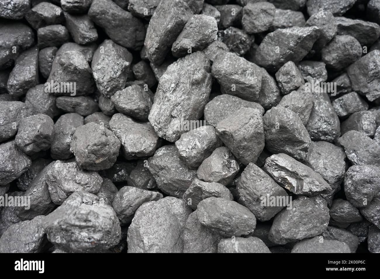Kohledepot - Kohlehof. Verkauf von Kohle für die Heizung zu Hause Stockfoto
