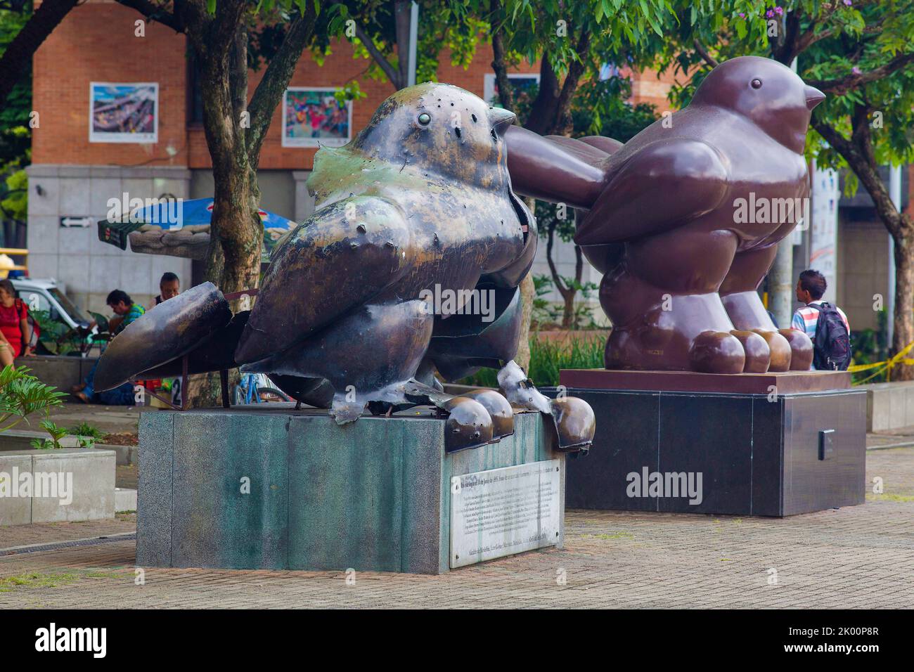 Kolumbien, Medellin, Pablo Escobar, der Drogeriehändler, bombardierten am 10.. juni 1995 eine Statue von Botero. Der Künstler schenkte die Originalstatue sofort Stockfoto