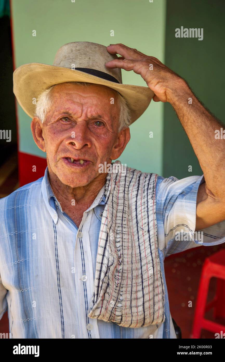 Kolumbien, Kaffeegebiet südlich von Medellin, Porträt eines Kaffeebäuers im Dorf Aguadas Stockfoto