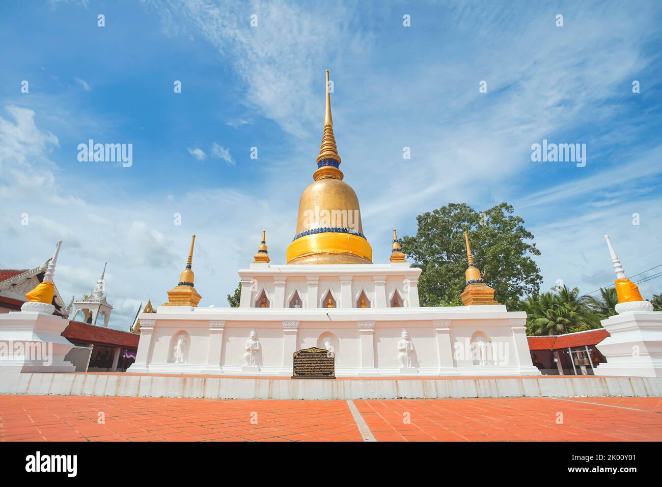 Phra That Sawi ist eines der Reiseziele in Wat Phra That Sawi Chumphon Provinz, Thailand. Stockfoto