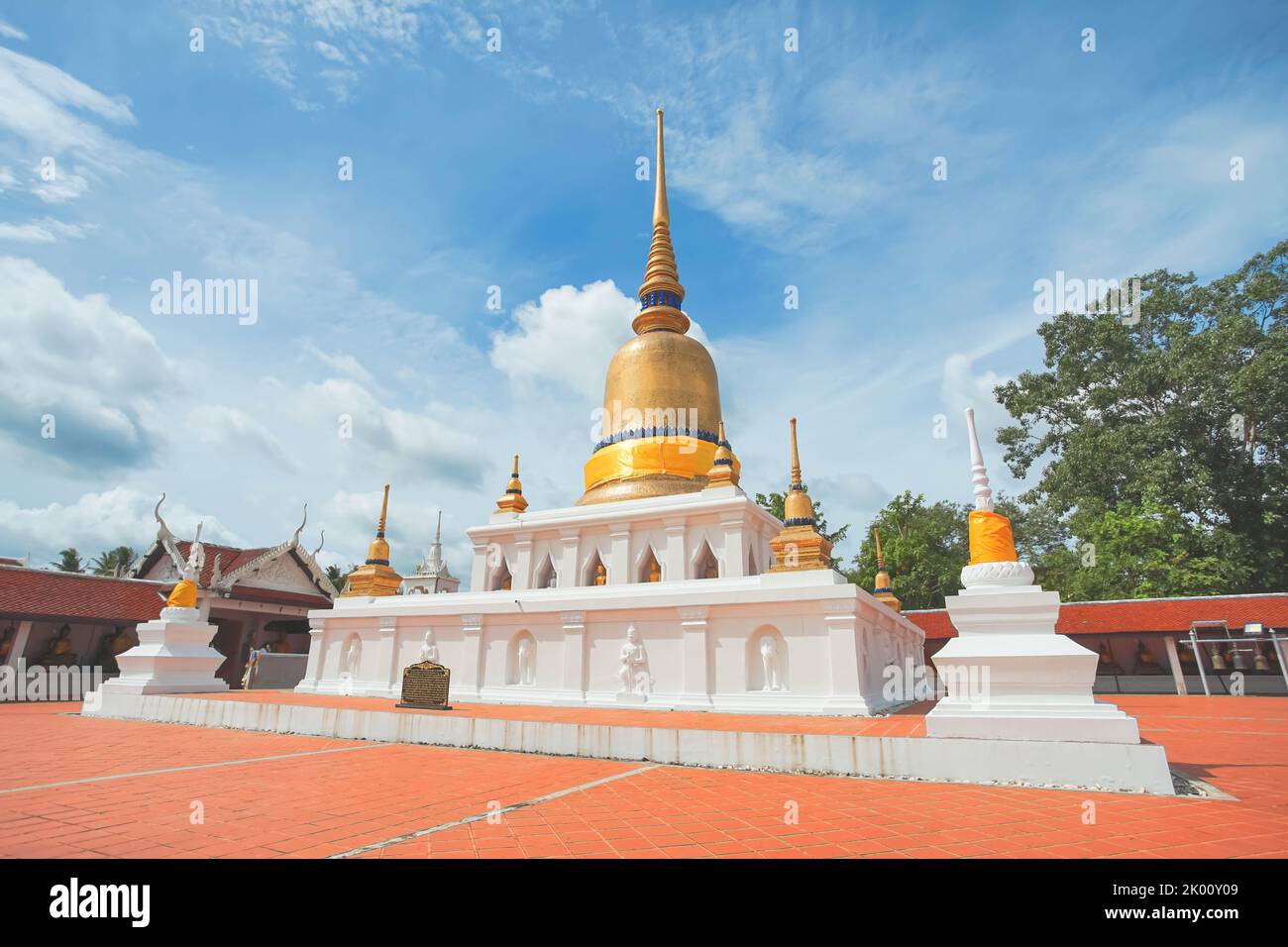 Phra That Sawi ist eines der Reiseziele in Wat Phra That Sawi Chumphon Provinz, Thailand. Stockfoto