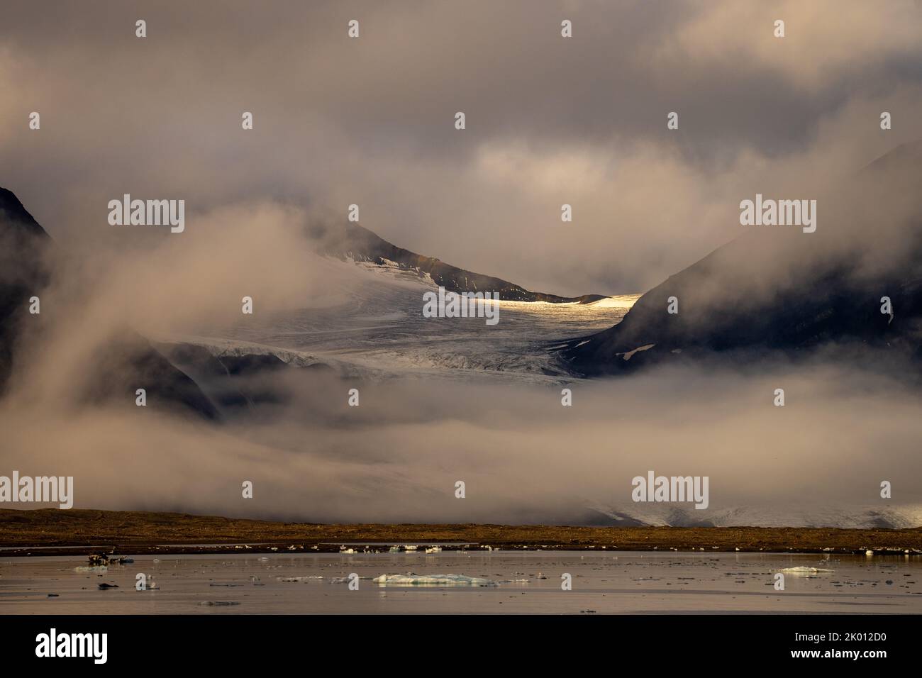 Nebel in der Nordsee Spitzbergen-Archipel Stockfoto Nebel in der Nordsee Spitzbergen-Archipel Stockfoto