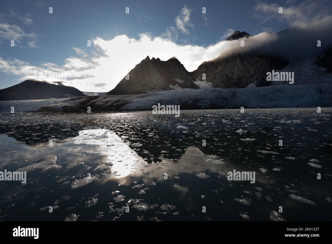 Svalbard Spitzbergen, Reflexion in der Nordsee Stockfoto Svalbard Spitzbergen, Reflexion in der Nordsee Stockfoto