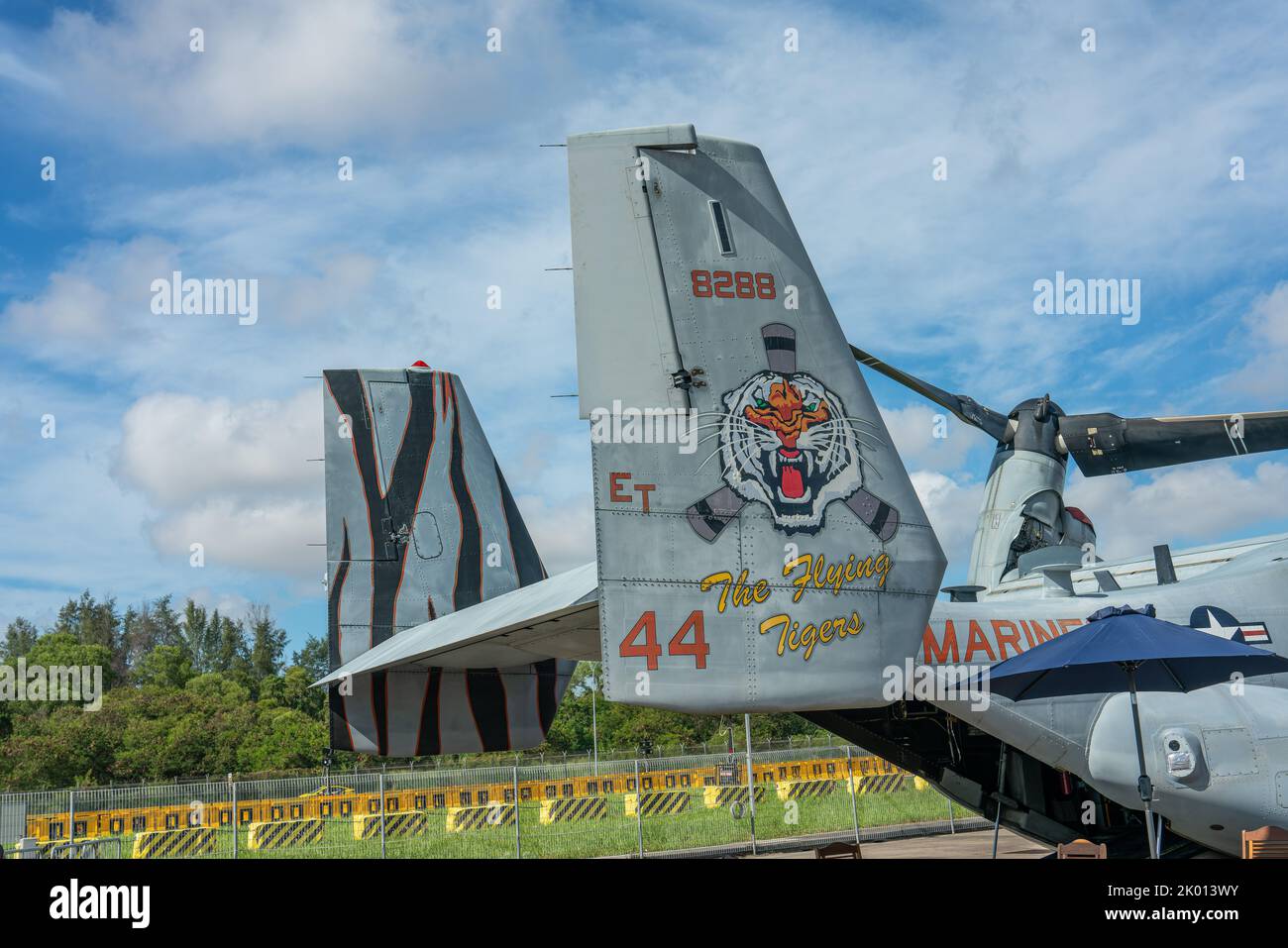 Singapur, 15. Feb, 2020: Schweif des Marinetransportflugzeugs und Militärs mit Kipprotoren. Stockfoto