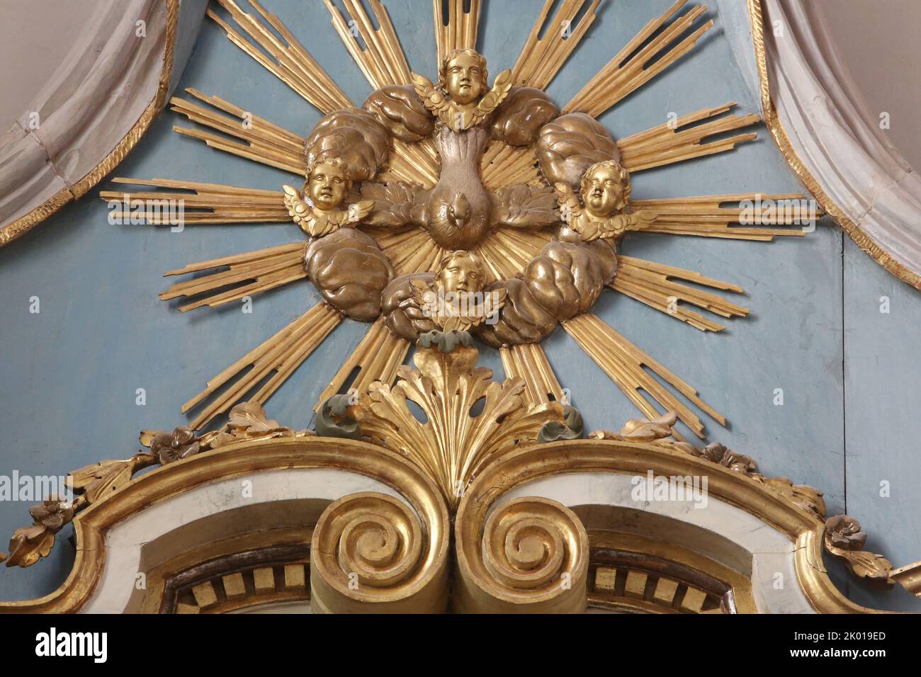 Le Saint-Esprit représenté par la colombe. Eglise Saint-Gervais et Saint-Protais. Saint-Gervais-les-Bains. Haute-Savoie. Auvergne-Rhône-Alpes. Frankreich. Stockfoto