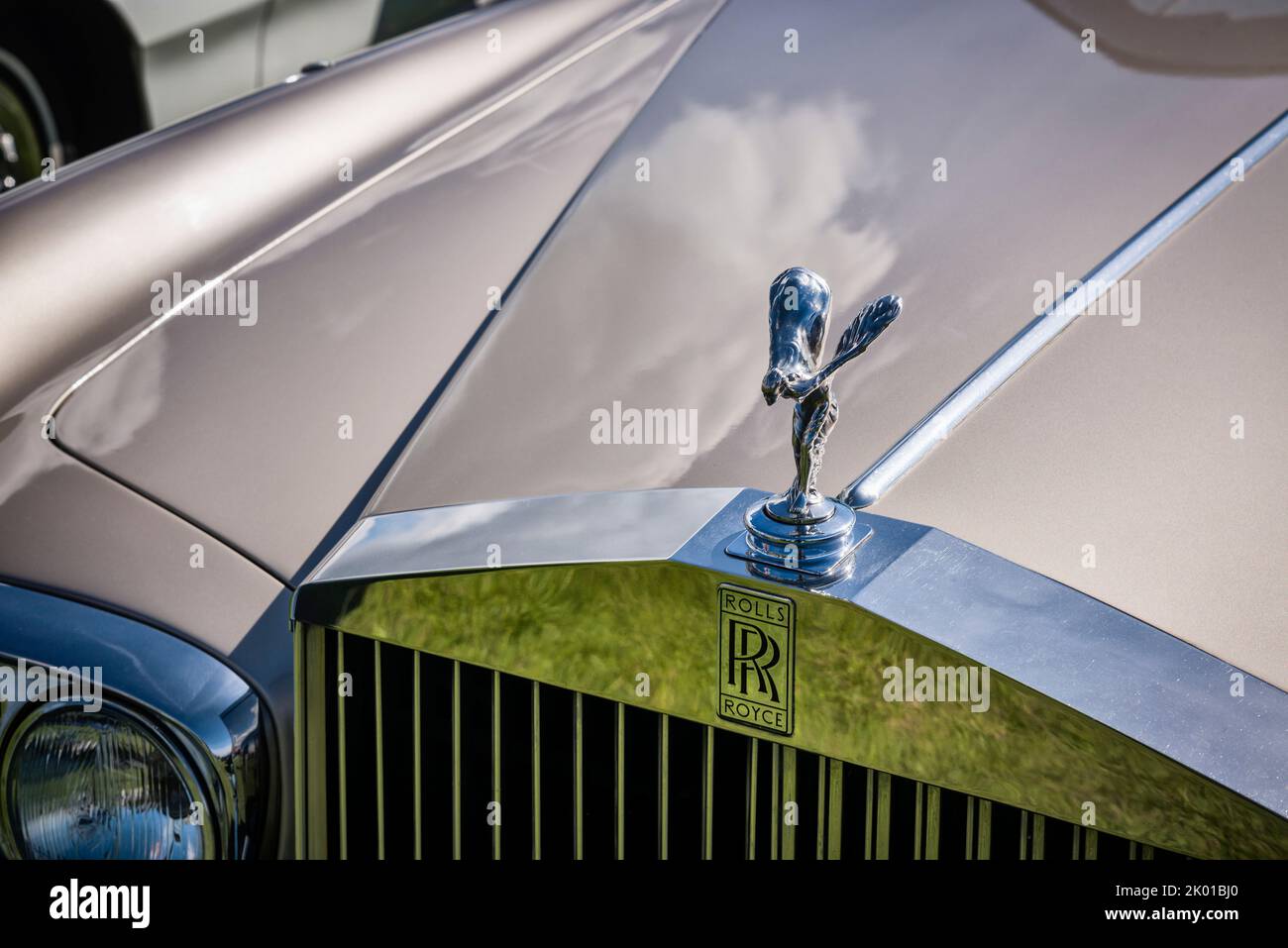 Nahaufnahme des Rolls Royce Grills vor dem Auto, england, großbritannien Stockfoto