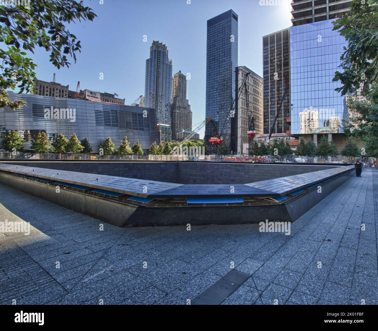 New York City, kurz vor dem 10.. Jahrestag des Terroranschlags vom 11. September 2001: Ort des Bombenanschlags auf das World Trade Center, Erinnerung an die Opfer, Umgebung und Stadtblicke. Stockfoto
