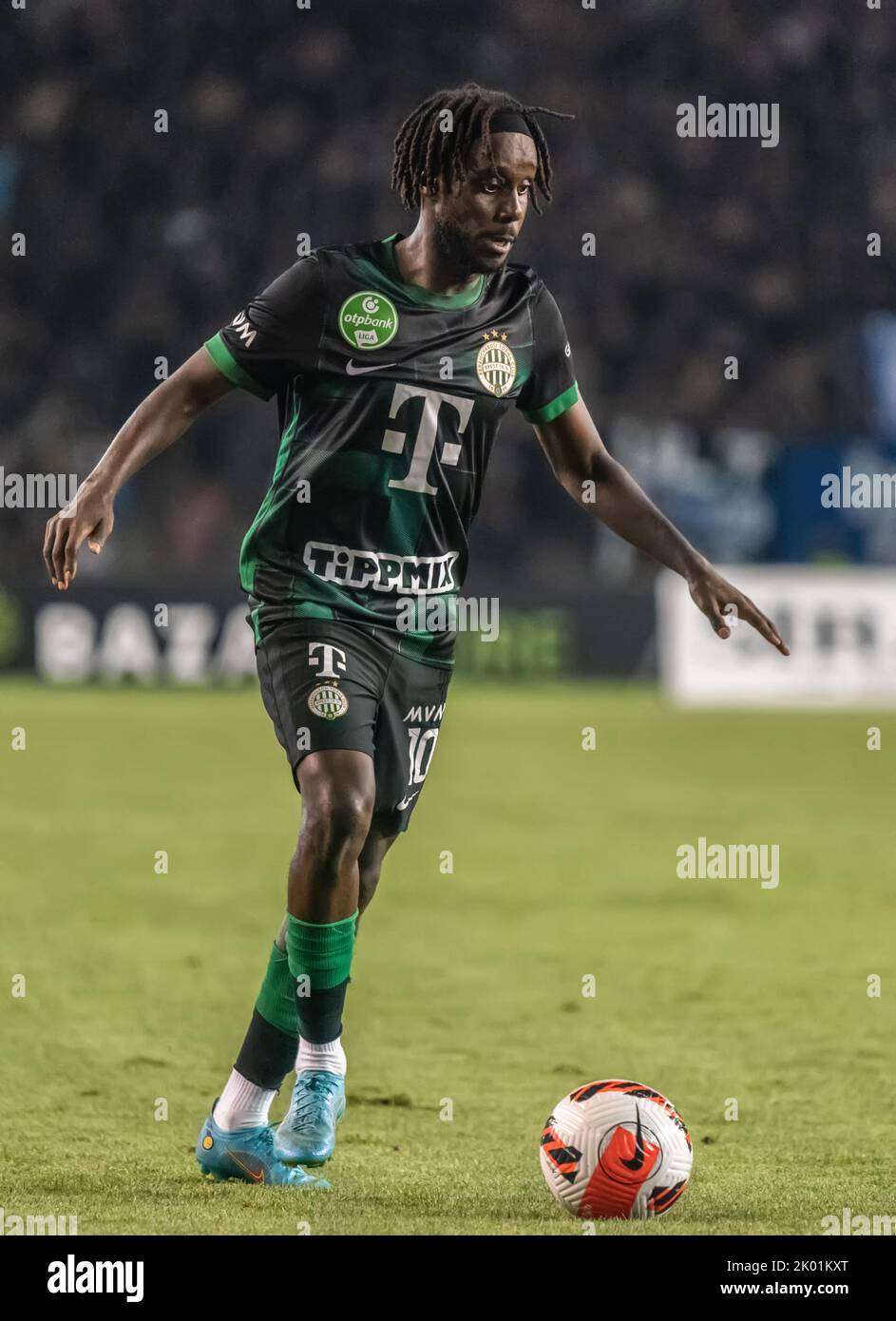 Baku, Aserbaidschan – 3. August 2022. Ferencvaros-Stürmer Tokmac Chol Nguen im Einsatz beim UEFA Champions League-Qualifikationsspiel Qarabag gegen Ferencv Stockfoto