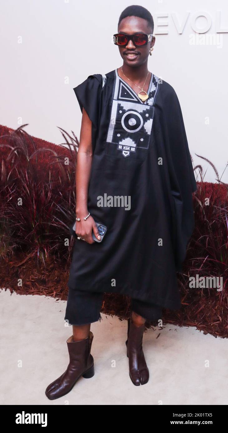 MANHATTAN, NEW YORK CITY, NEW YORK, USA - 08. SEPTEMBER: Ibrahima kommt an der REVOLVE Gallery NYFW (New York Fashion Week) 2022 Präsentation VIP Opening Event in den Shops at Hudson Yards am 8. September 2022 in Manhattan, New York City, New York, USA. (Foto von Christian Lora/Image Press Agency) Stockfoto
