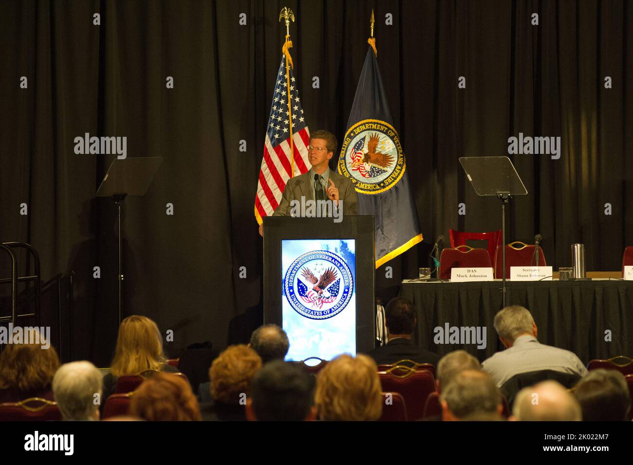 Vom Department of Veterans Affairs gesponsertes Nationales Forum für obdachlose Veteranen, unter den Teilnehmern war auch Sekretär Shaun Donovan. Stockfoto