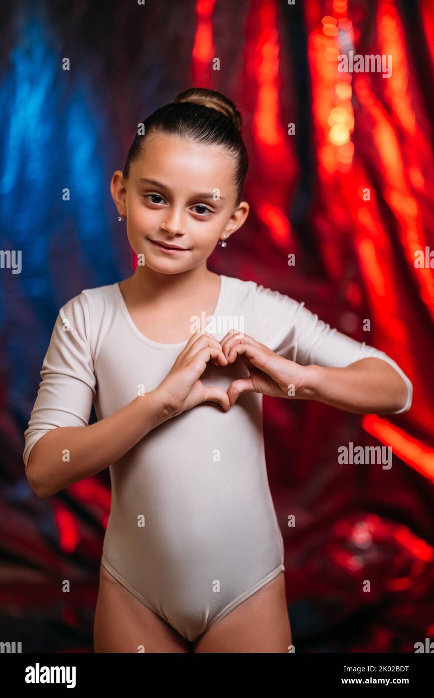 Unterstützende Kind Liebe Zeichen Ballerina Mädchen Herz Stockfoto