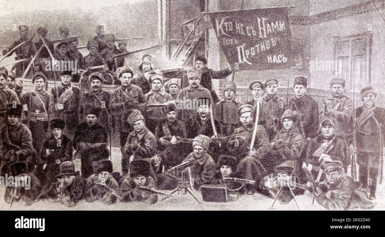 Eine Gruppe von Jekaterinburgs Rotgardianten schult Arbeiter. (Swerdlowsk). November 1917. &#13;&#10; Stockfoto