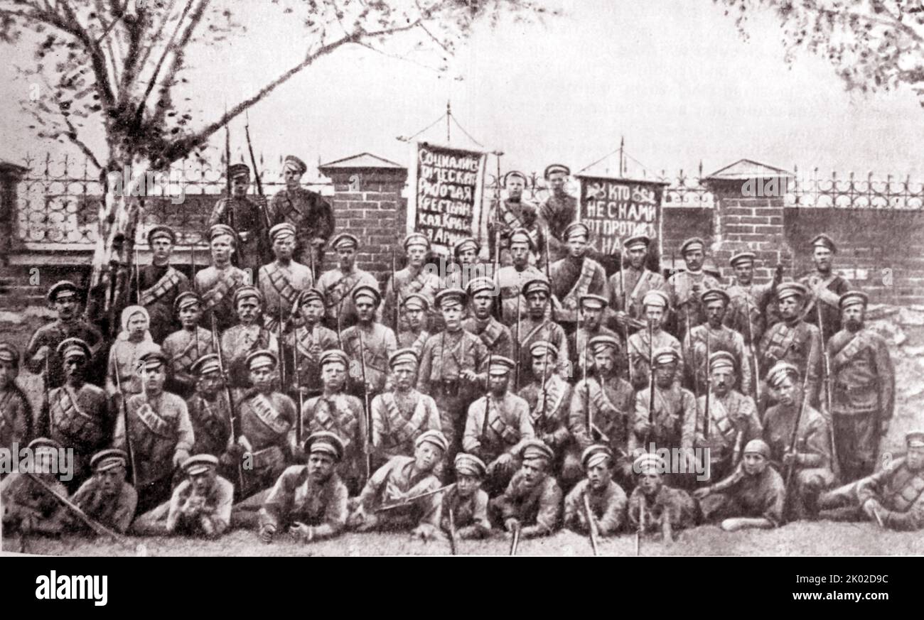 Kaslinskiy und Syserzkiy Fabrikarbeiter, die gegen die weiße tschechische Armee kämpften. Juni 1918. &#13;&#10; Stockfoto