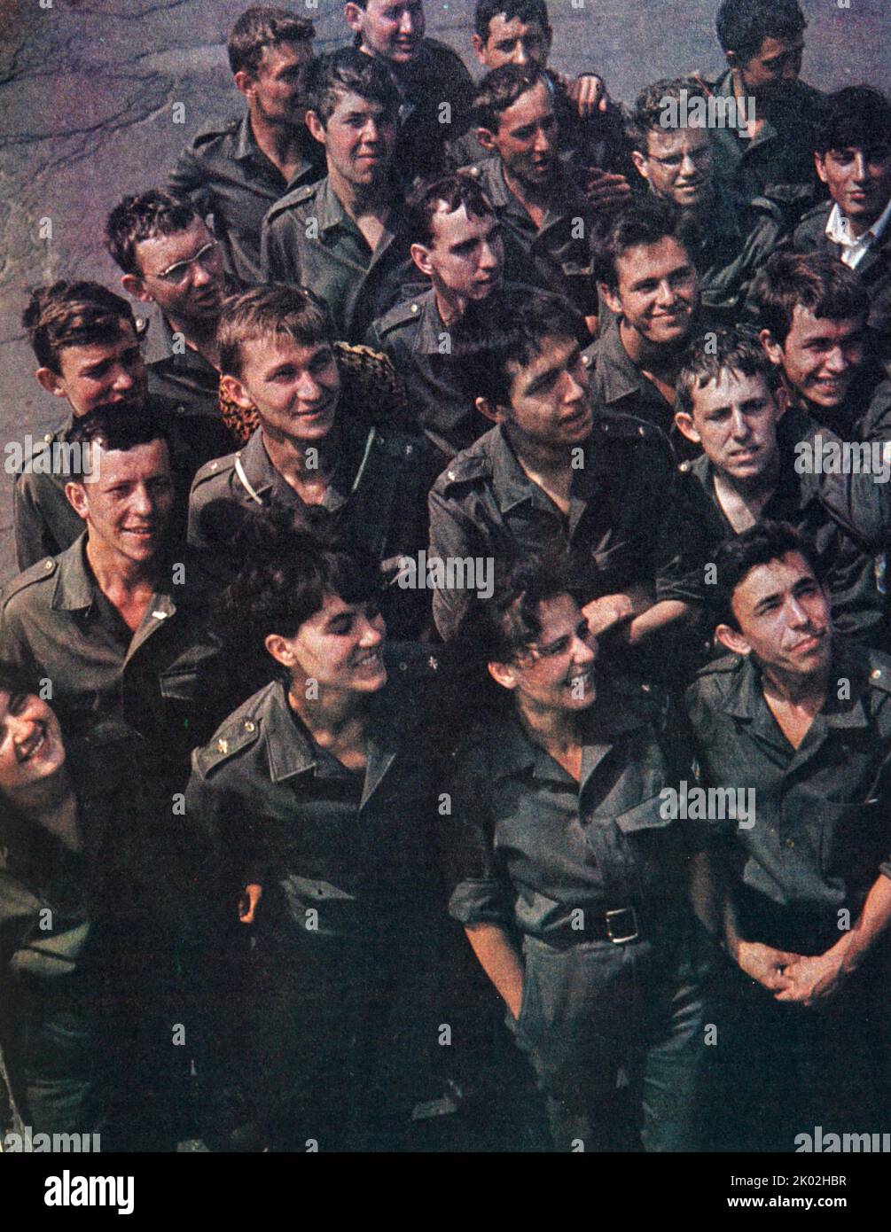 Komsomol Mitglieder des studentischen Bauteams. Die All-Union Leninist Young Communist League (bekannt als Komsomol), war eine politische Jugendorganisation in der Sowjetunion. Sie wird manchmal als die Jugendsparte der Kommunistischen Partei der Sowjetunion (KPdSU) bezeichnet. Stockfoto