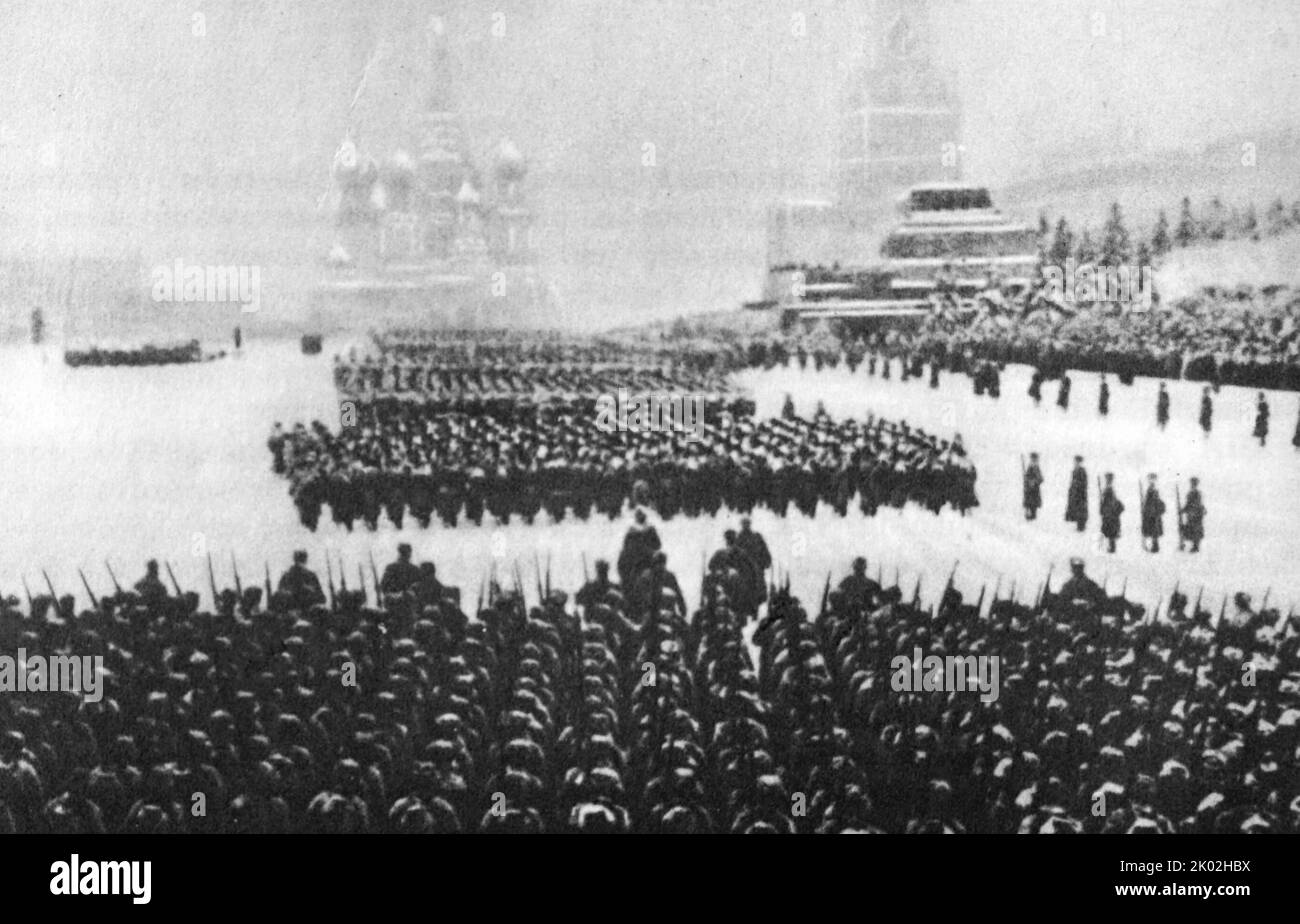 Die Parade auf dem Roten Platz in Moskau am 7. November 1941. Stockfoto
