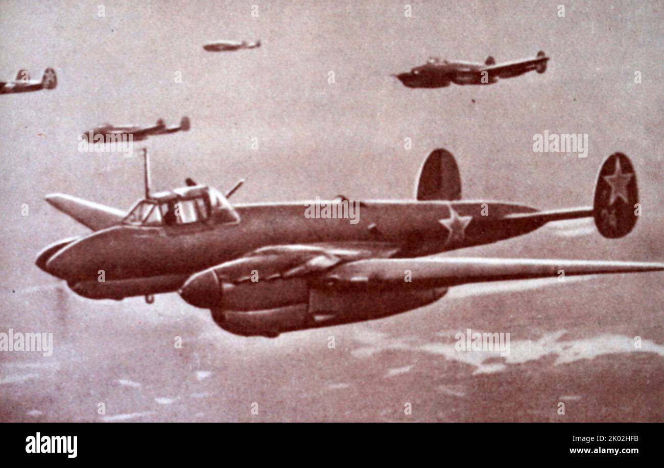 sowjetische Bomberflugzeuge auf einer Mission, der zweite Weltkrieg. 1941 Stockfoto