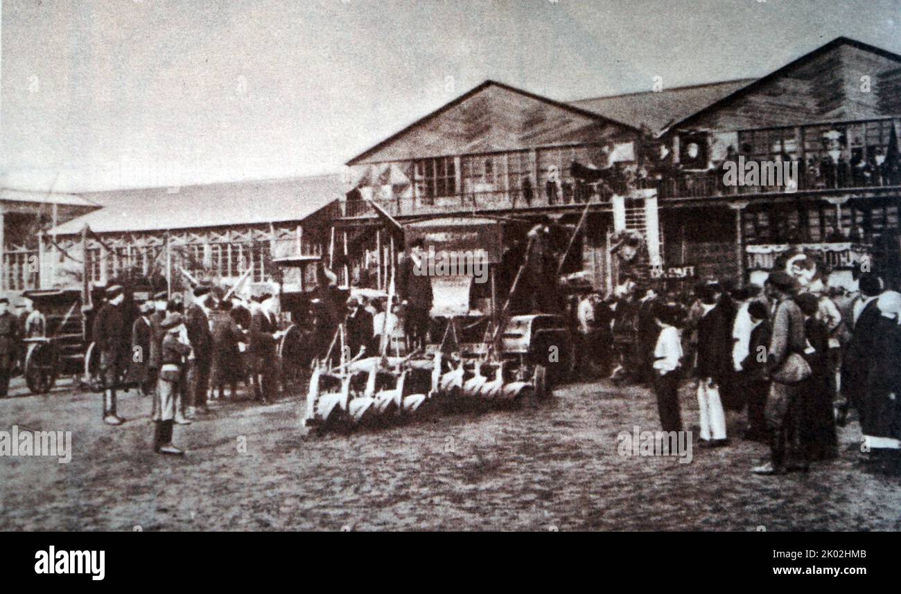 Die erste allsowjetische Landwirtschaftsmesse begann im Gorki-Park in Moskau. Stockfoto