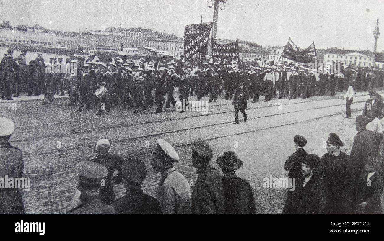 1917. April in Petrograd, Russland. Demonstration revolutionärer Matrosen. Stockfoto