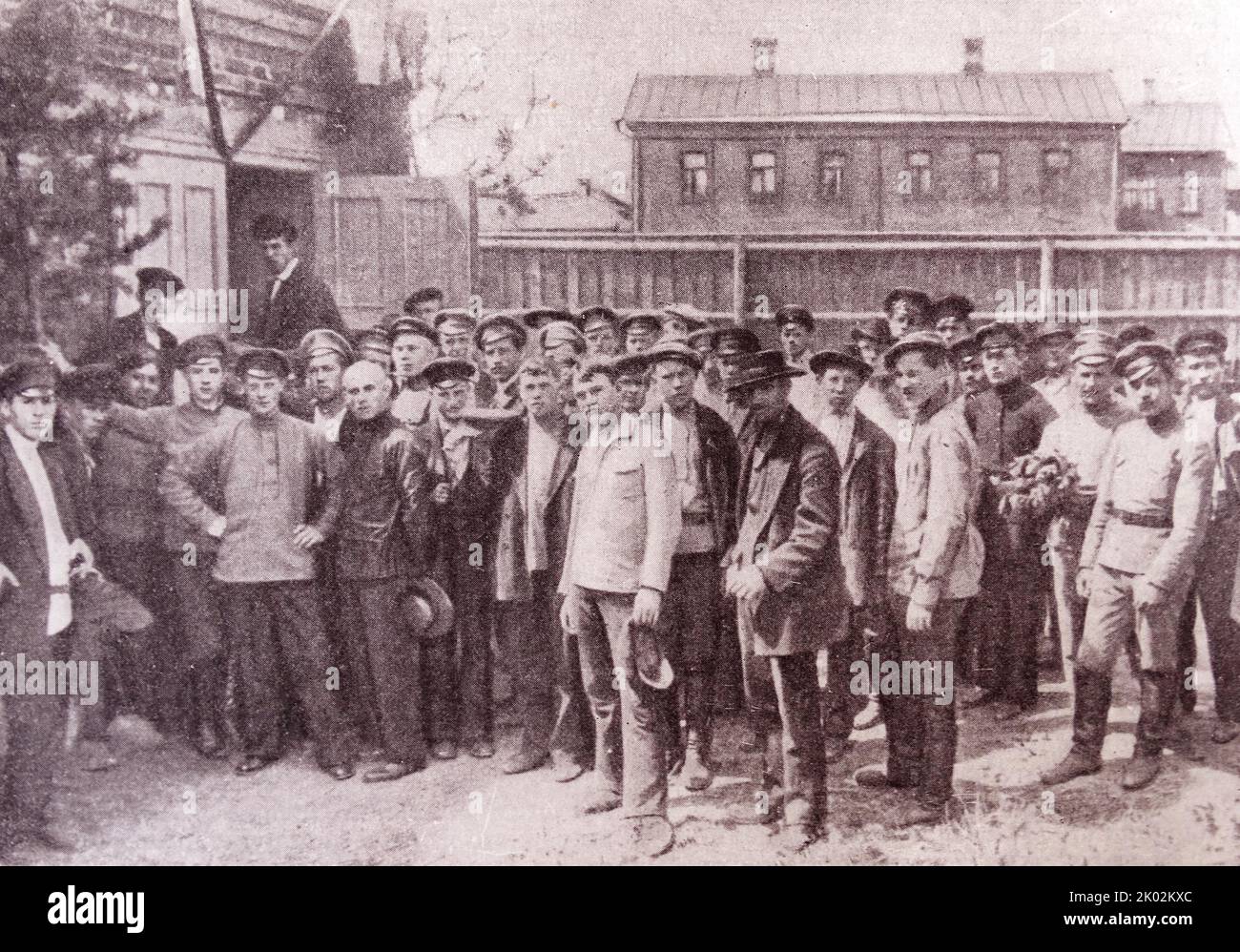 Die Mobilisierung der Petrograder Arbeiter für den Zusammenstoß mit Kornilow. 1917 Stockfoto