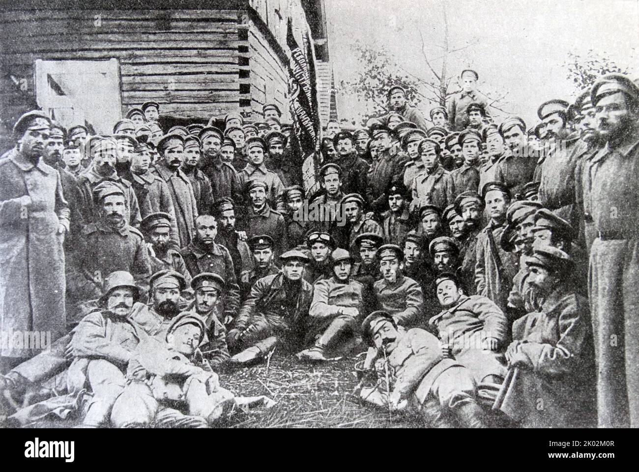 Sibirische und lettische Gewehrregimente an der Kriegsfront. 1917 Stockfoto