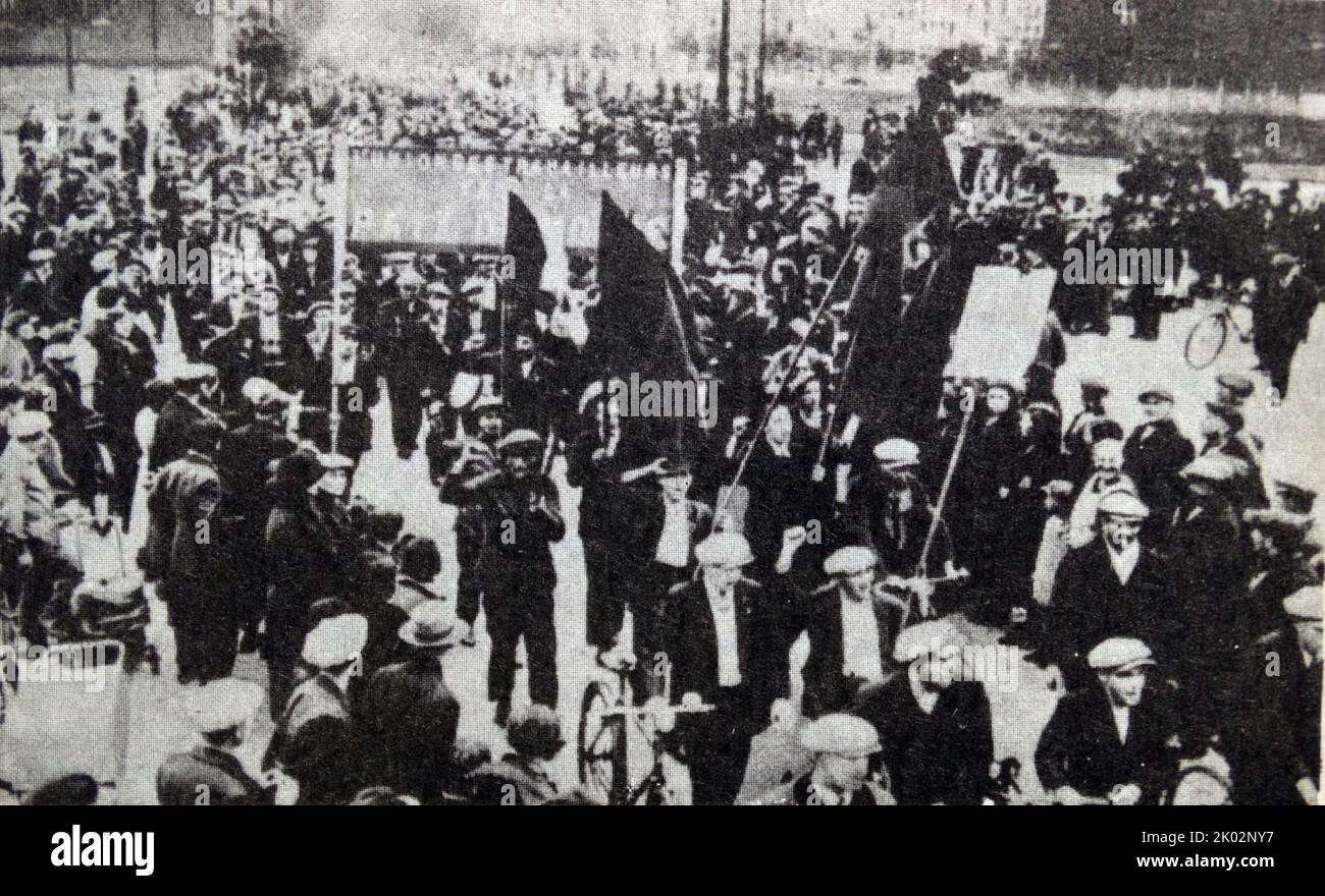 Demonstration streikender Arbeiter in Textilfabriken. Lille, Frankreich 1936. Stockfoto