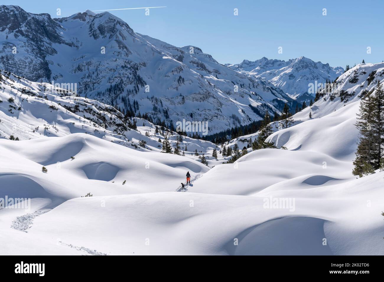 Schneeschuhwanderung am Arlberg Stockfoto